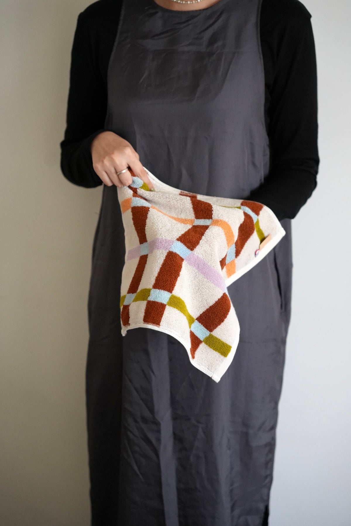 HAND TOWEL：Flow / terracotta