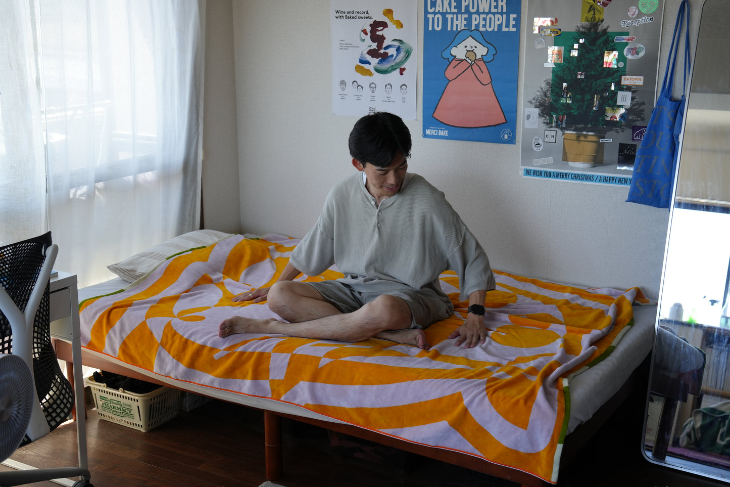 BED THROW BLANKET： Cocktail party
