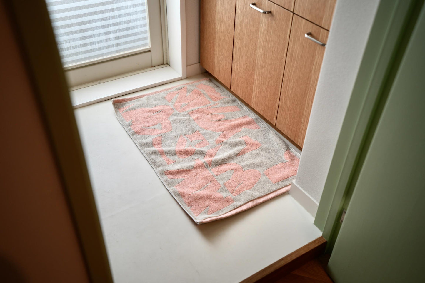 BATH MAT：Sillage