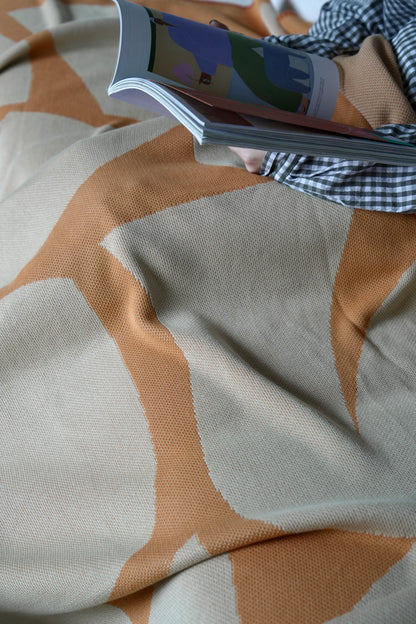 〈予約販売 / 限定タオルポーチ付〉ニットブランケット【M】：Giving