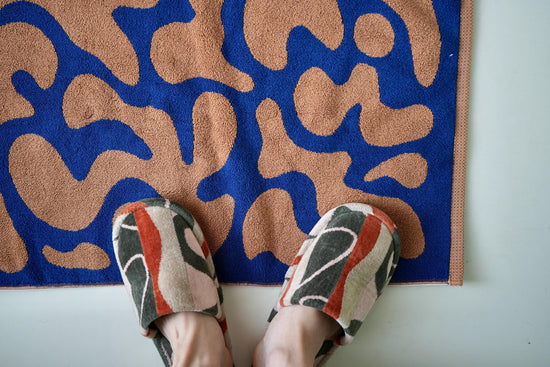 BATH MAT：Groovy