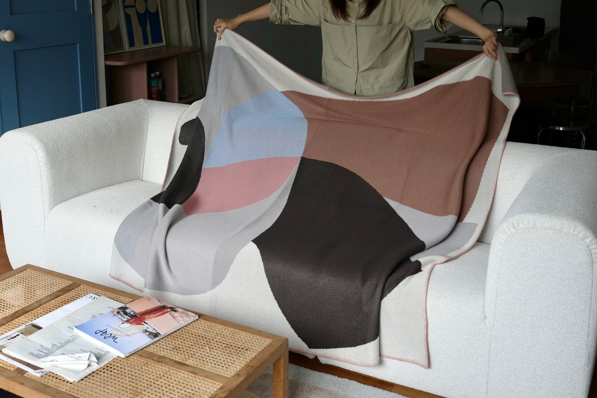 〈予約販売 / 限定タオルポーチ付〉ニットブランケット【M】：New color