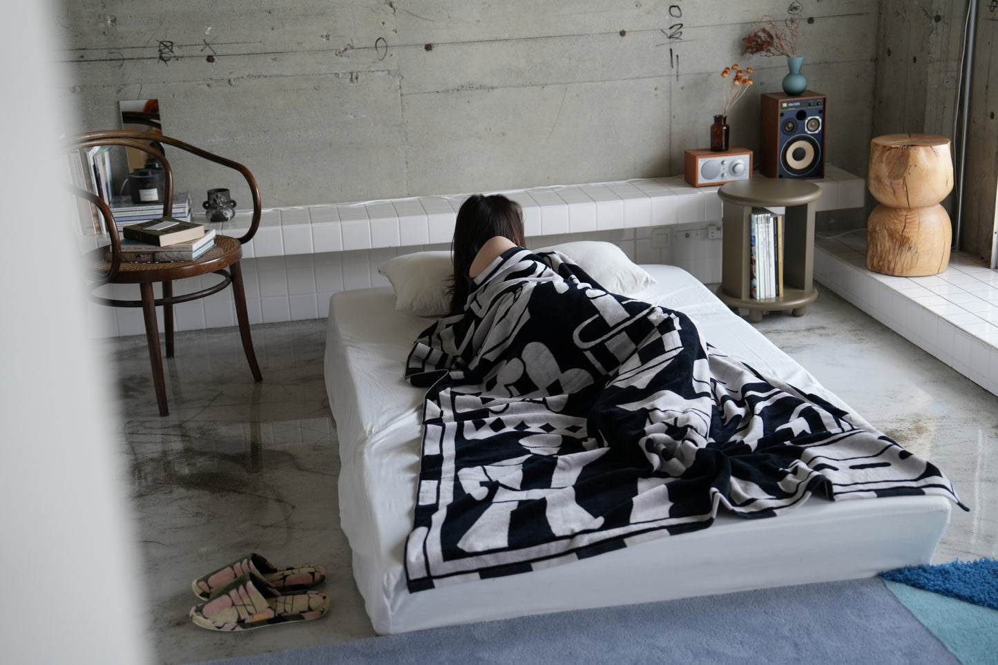 BED THROW BLANKET：This and that by Michael Towers