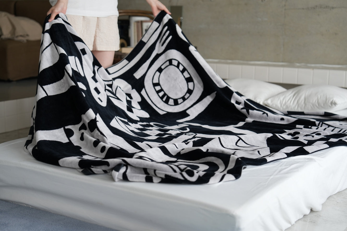 BED THROW BLANKET：This and that by Michael Towers
