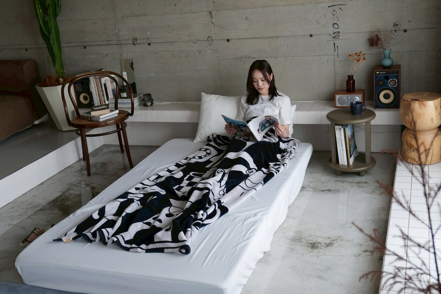 BED THROW BLANKET：This and that by Michael Towers