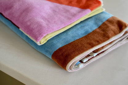 TOWEL BLANKET : Floating