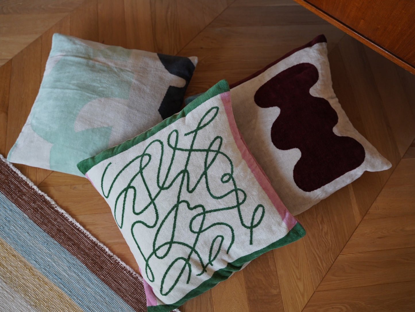 CUSHION COVER：Dance