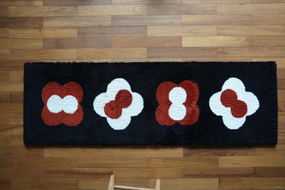 RUG【M】：Everything made of circles