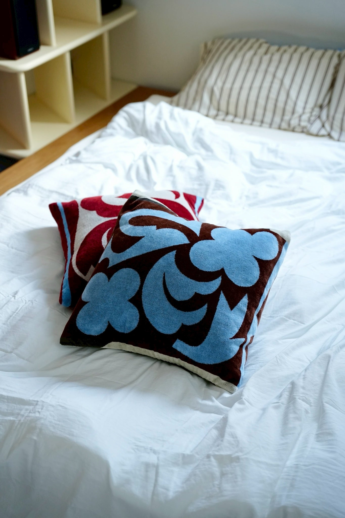 CUSHION COVER：Dancing pieces