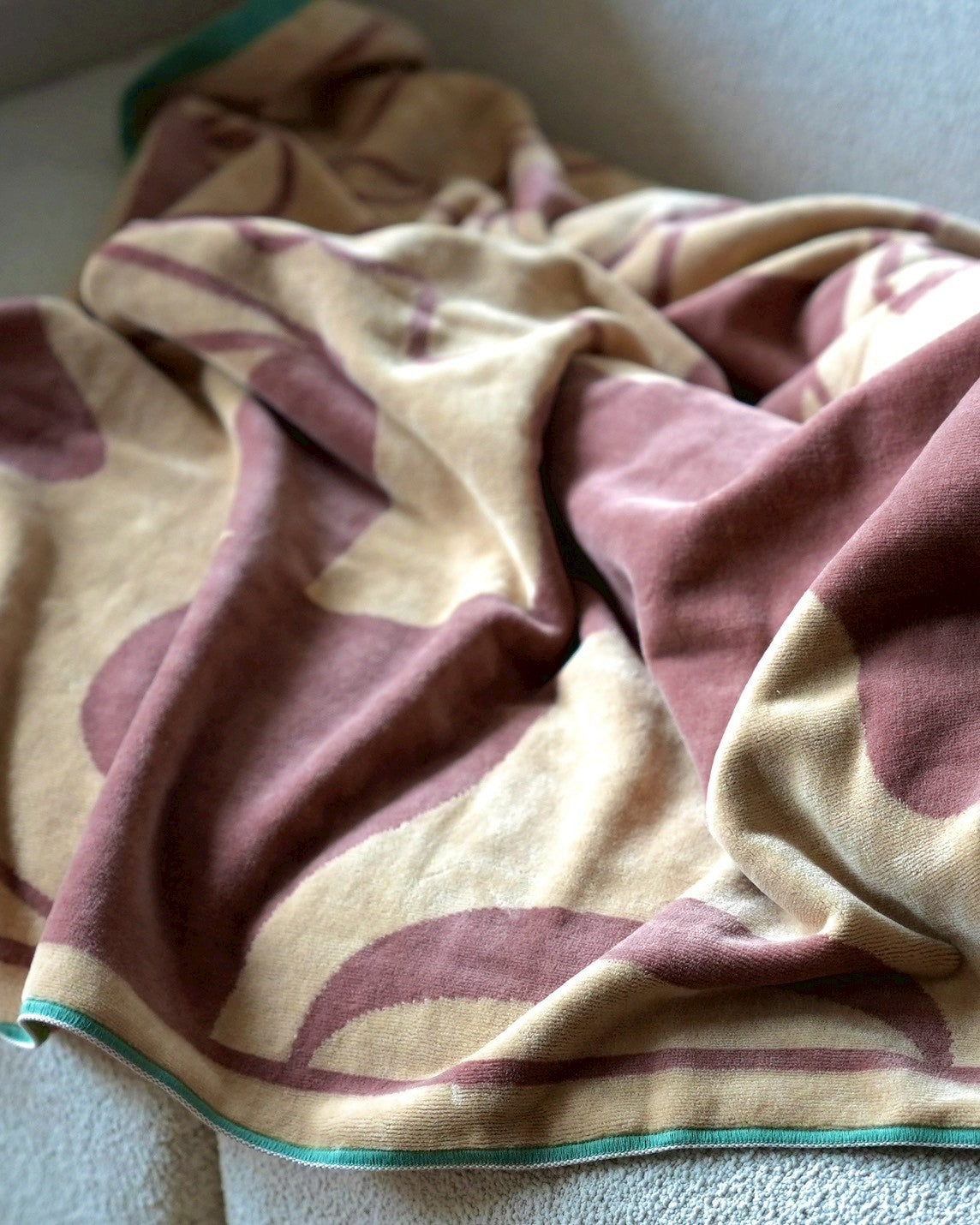 TOWEL BLANKET : Instinctual beings – MYTONE