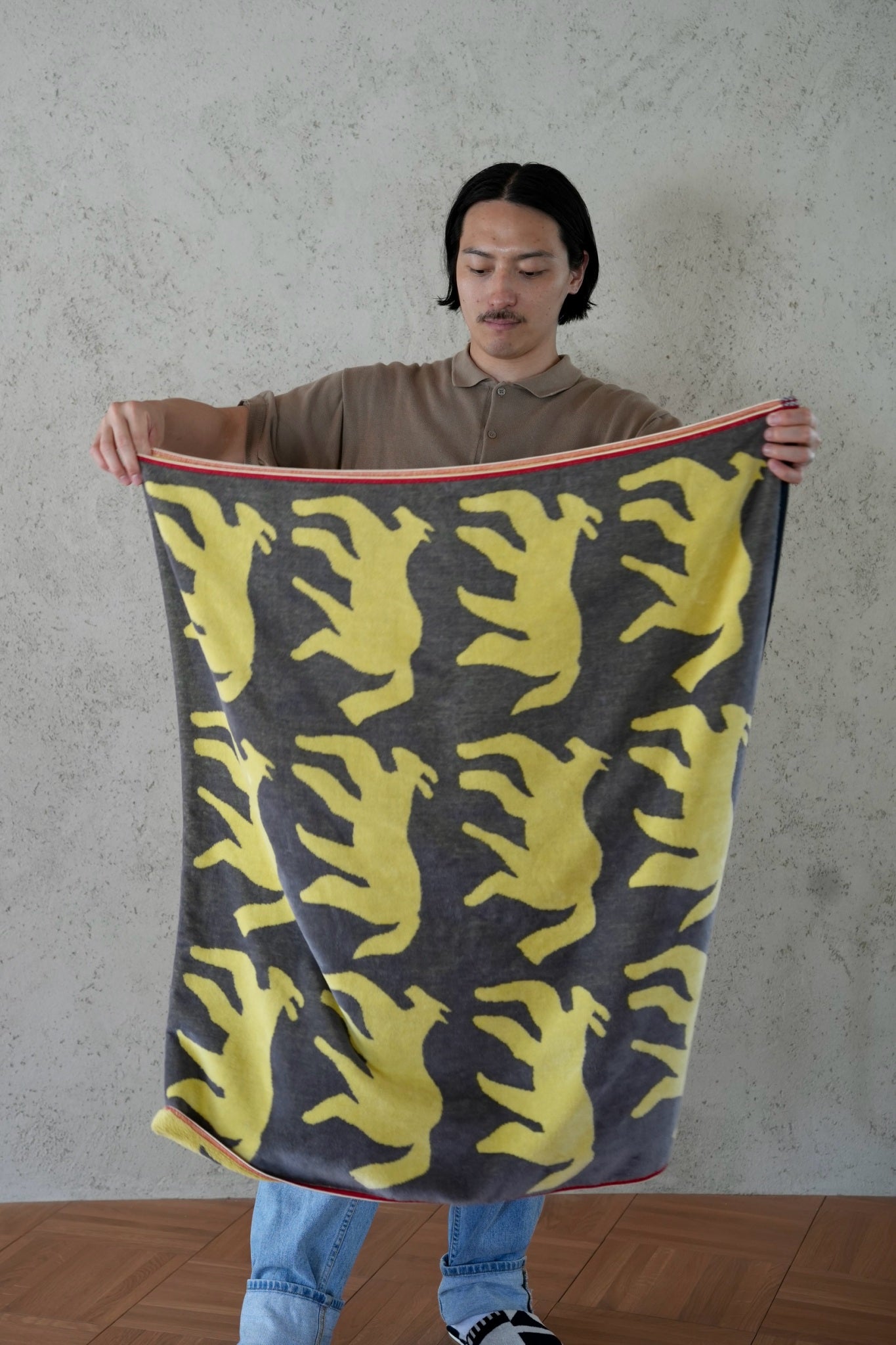 〈8月下旬ごろ販売開始〉TOWEL BLANKET：DOGORHORSE