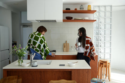 BATH TOWEL : Flow / moss green