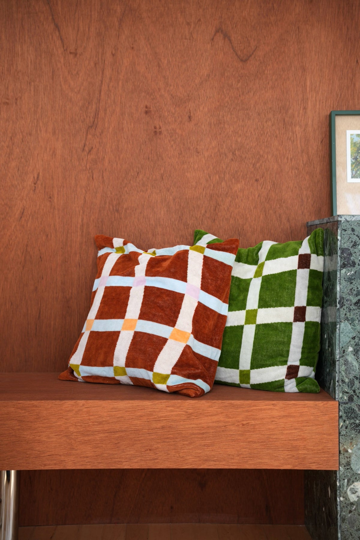 CUSHION COVER：Flow / moss green