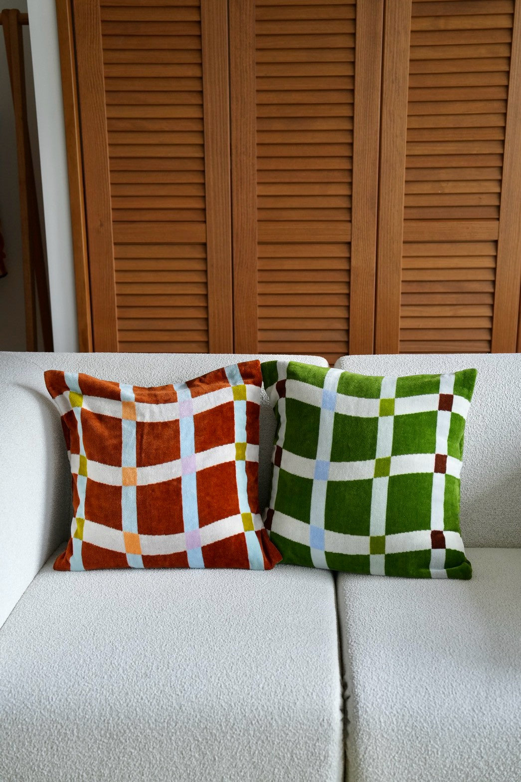 CUSHION COVER：Flow / moss green