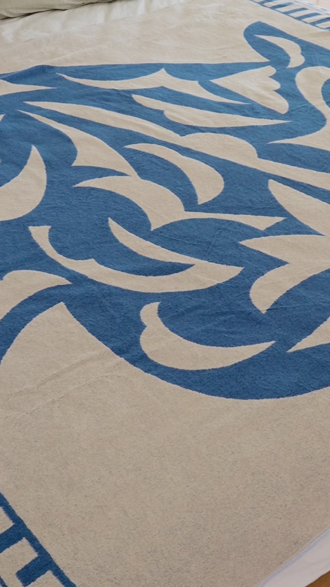 BED THROW BLANKET：Dancing flower – MYTONE