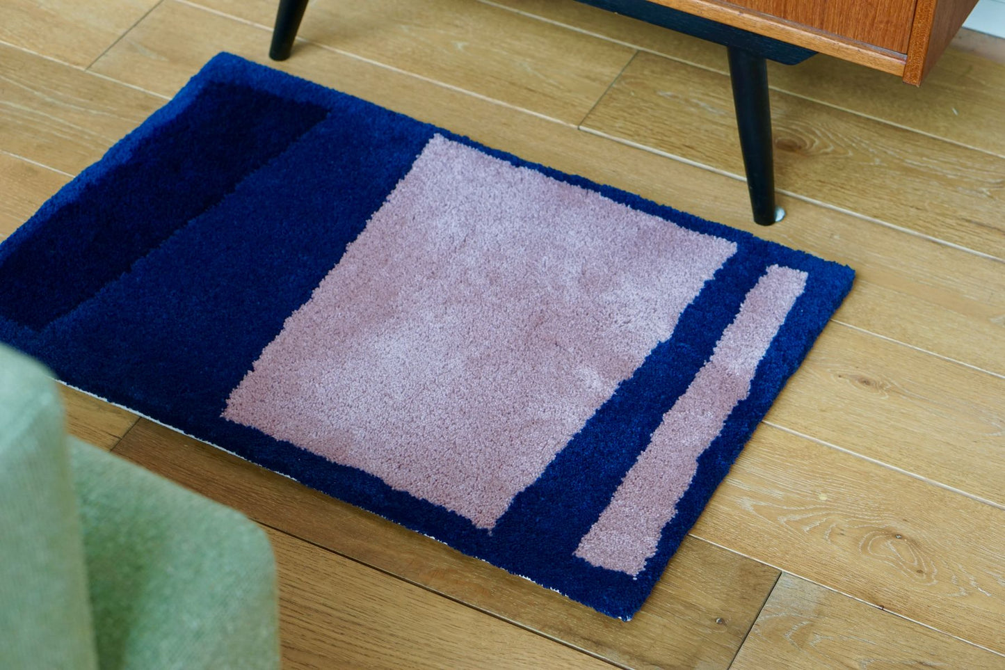 RUG：Uneven rectangle / Pink