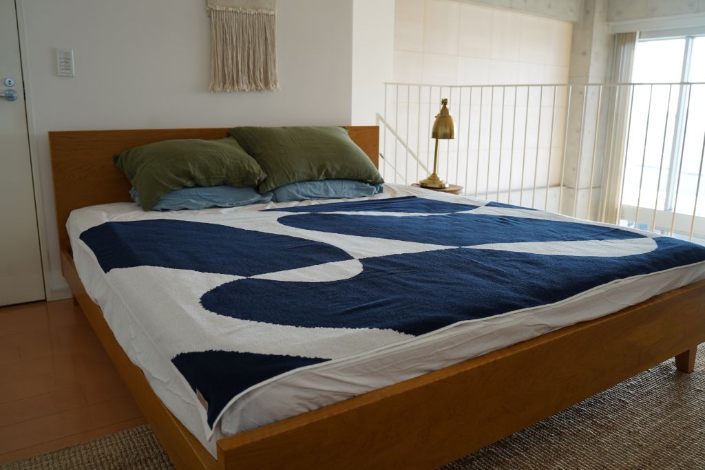BED THROW BLANKET：Reflection