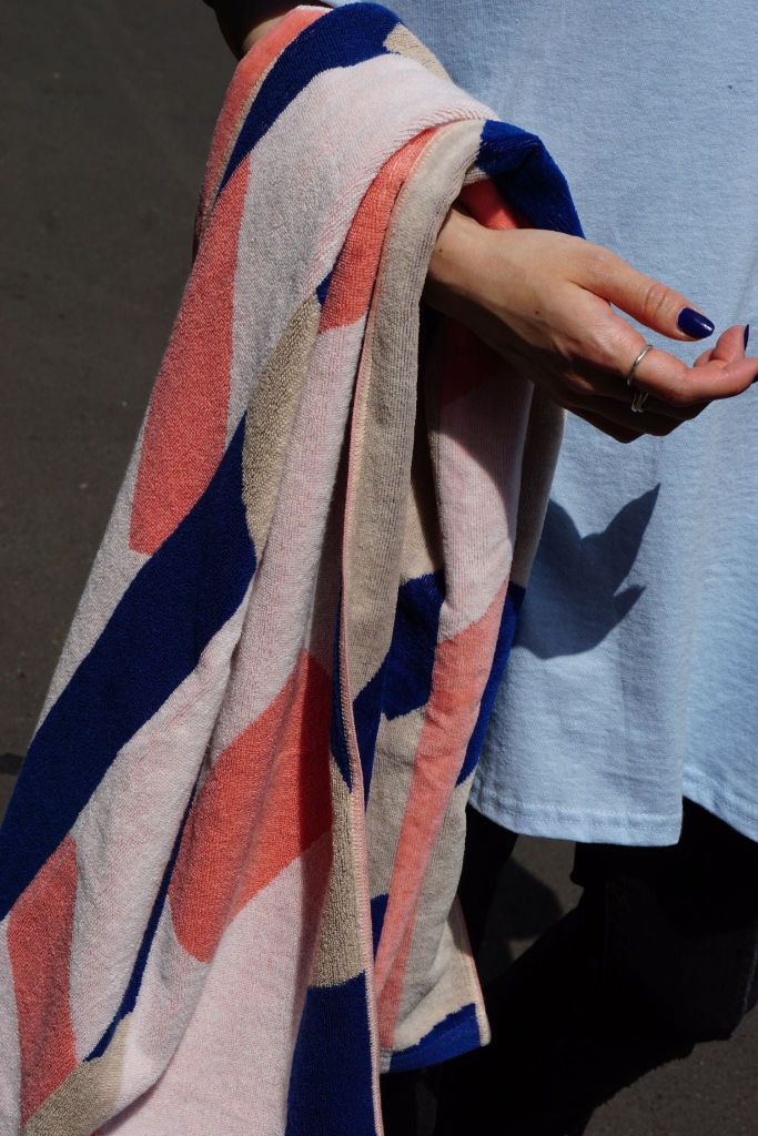 BATH TOWEL : Melody Line