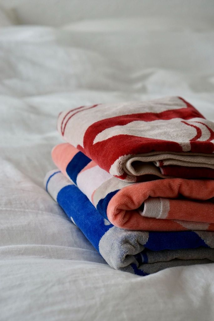 BATH TOWEL : Melody Line